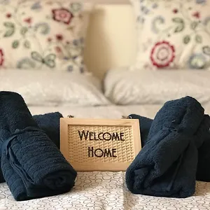 https://family-home-strada-dellolio.it-tuscanyhotel.com